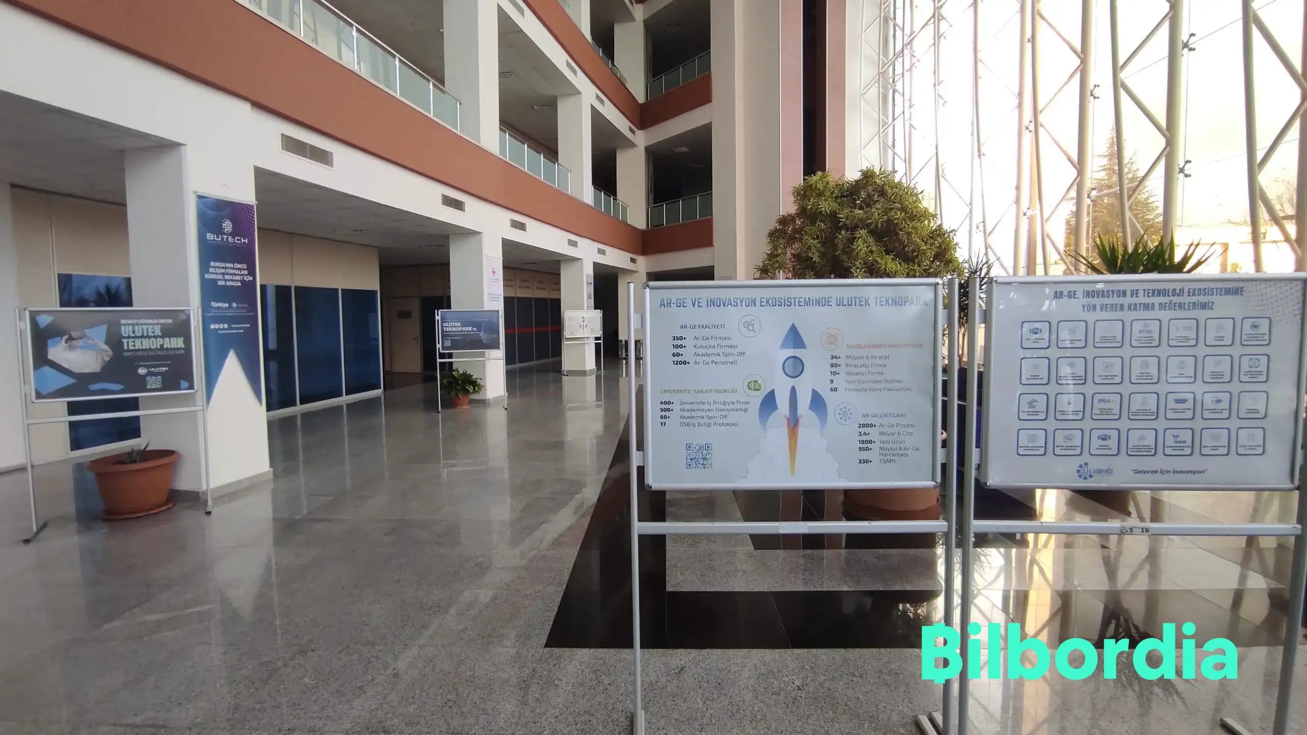 ULU26 | ULUTEK Teknoloji Geliştirme Binası İçi Afiş Pano Reklamı – Bild 1